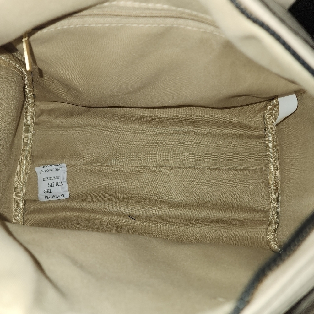 Gloria Vanderbilt Taupe Handbag New with Tags - Picture 5 of 5